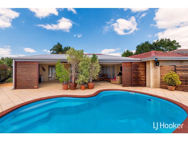 13 Peggs Place, Leeming WA 6149