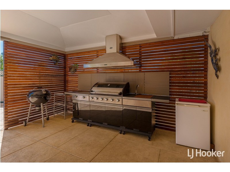 13 Peggs Place, Leeming WA 6149