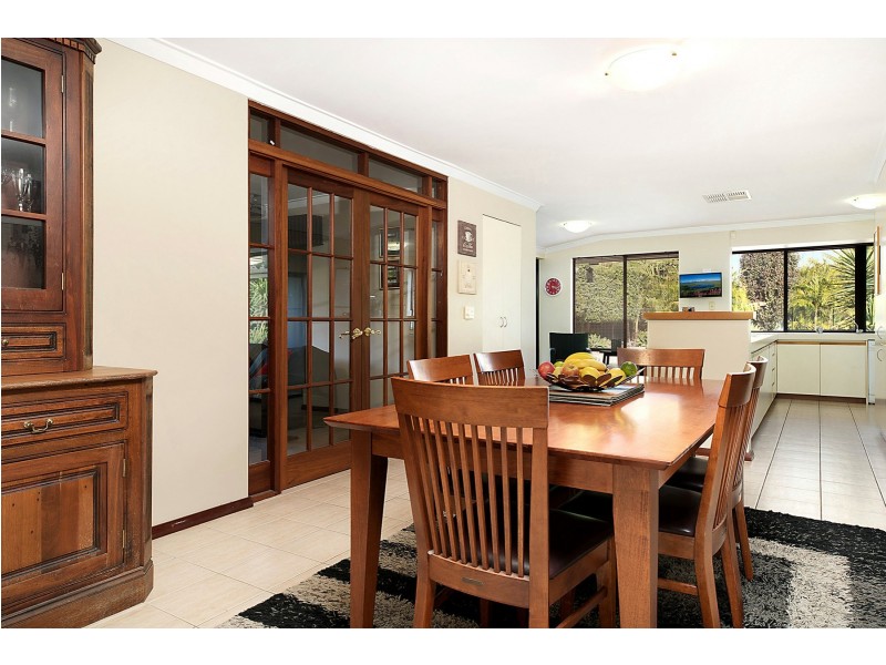 12 Keys Court, Leeming WA 6149