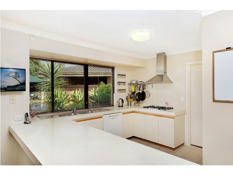 12 Keys Court, Leeming WA 6149