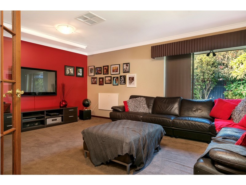 12 Keys Court, Leeming WA 6149