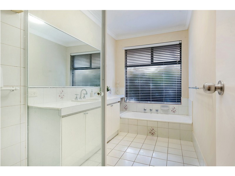 12 Keys Court, Leeming WA 6149