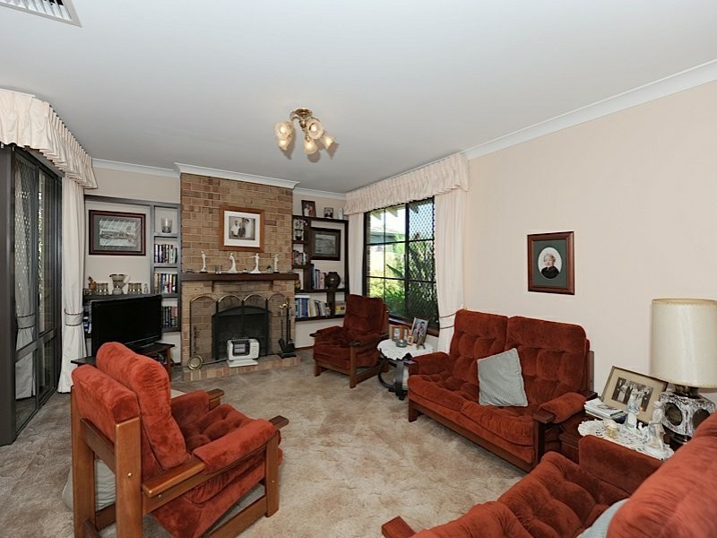 62 Aulberry Parade, Leeming WA 6149