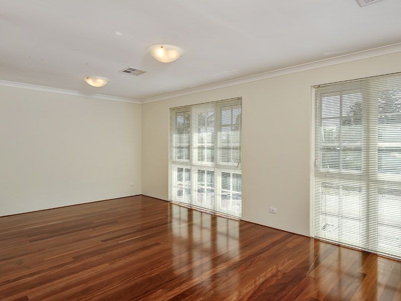 33 Burnett Avenue, Leeming WA 6149