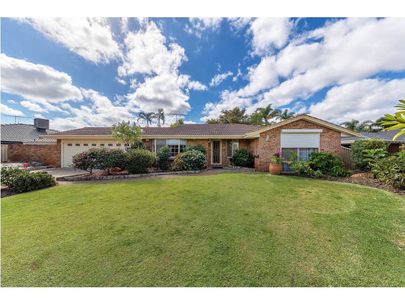 17 Earnshaw Loop, Leeming WA 6149
