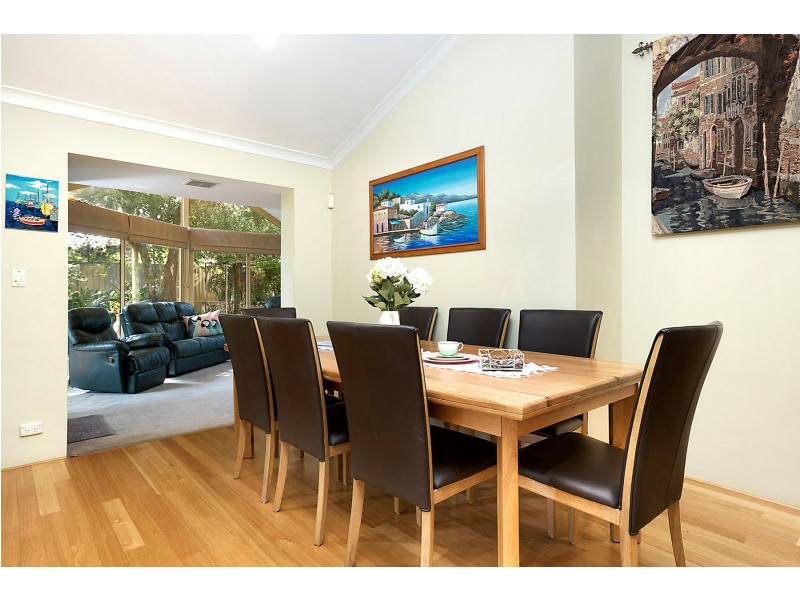 17 Earnshaw Loop, Leeming WA 6149