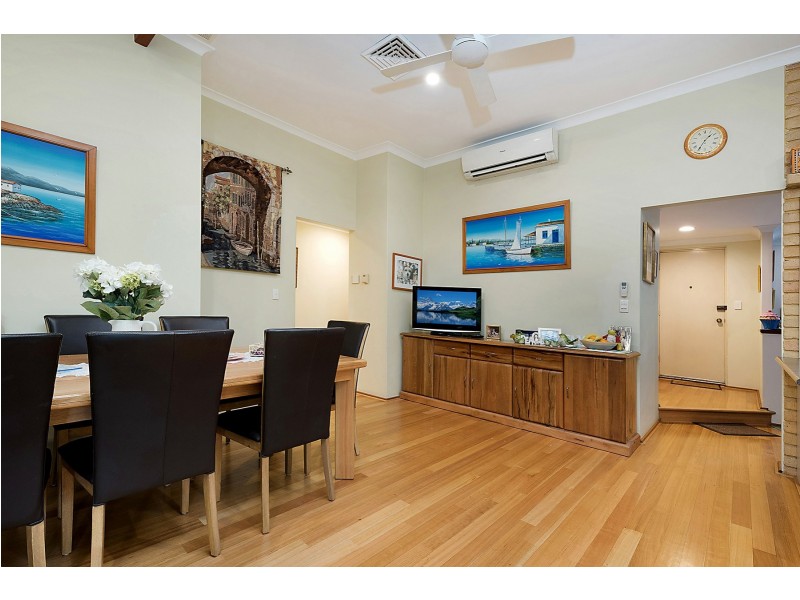 17 Earnshaw Loop, Leeming WA 6149