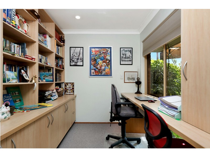 17 Earnshaw Loop, Leeming WA 6149