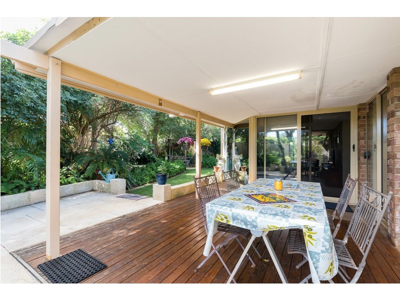 17 Earnshaw Loop, Leeming WA 6149