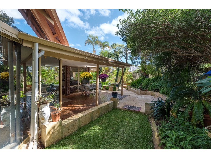 17 Earnshaw Loop, Leeming WA 6149