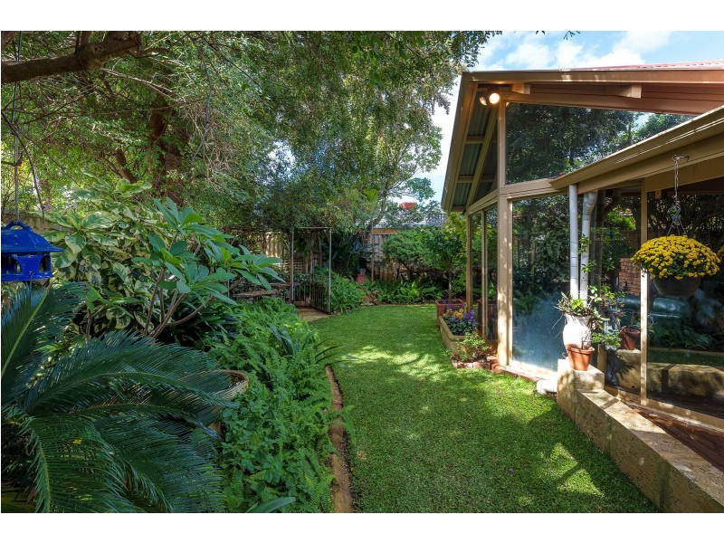 17 Earnshaw Loop, Leeming WA 6149