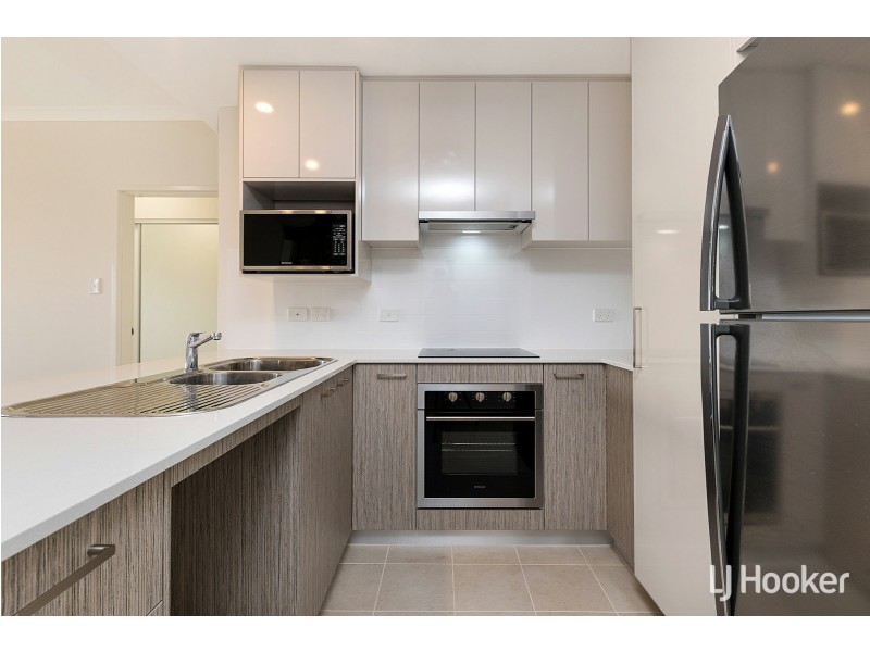 55/1 Kentucky Court, Cockburn Central WA 6164