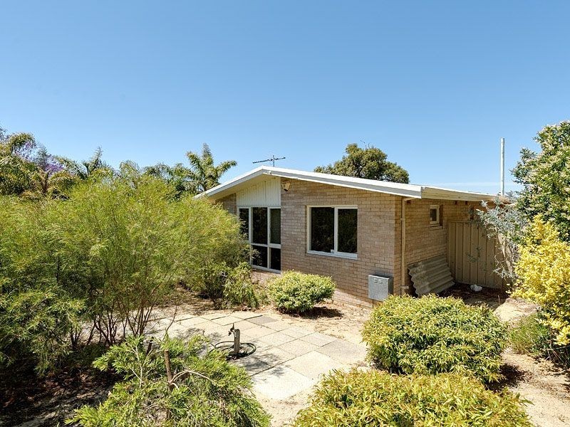 7 Rosalind Way, Coolbellup WA 6163