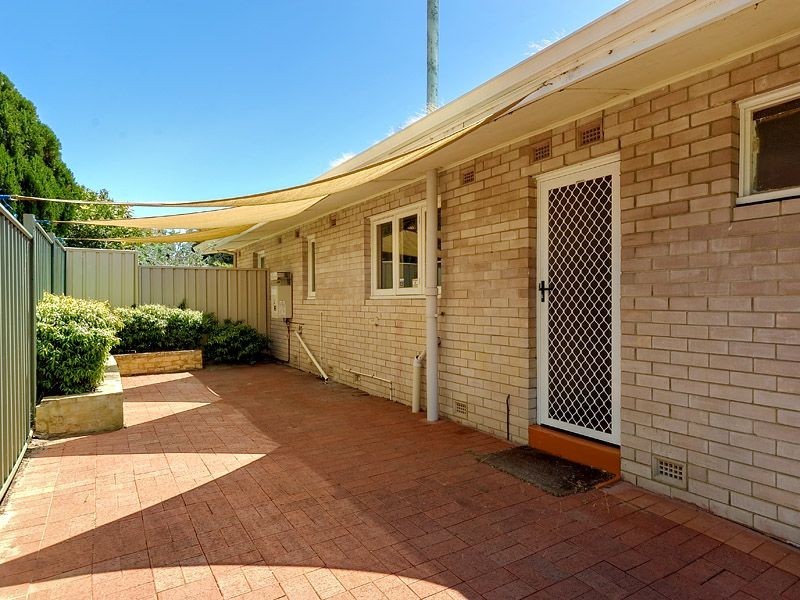 7 Rosalind Way, Coolbellup WA 6163