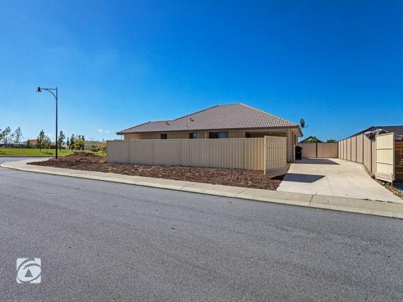 19 Filoli Gardens, Aubin Grove WA 6164