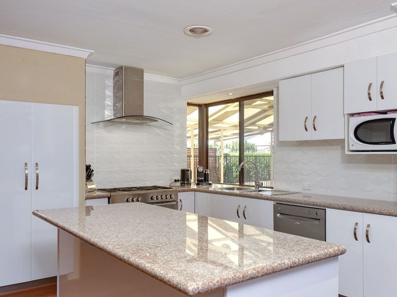 38 Aulberry Parade, Leeming WA 6149