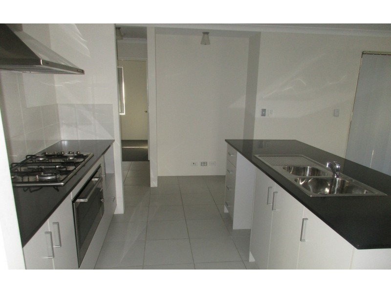 6 Portsmouth Way, Harrisdale WA 6112