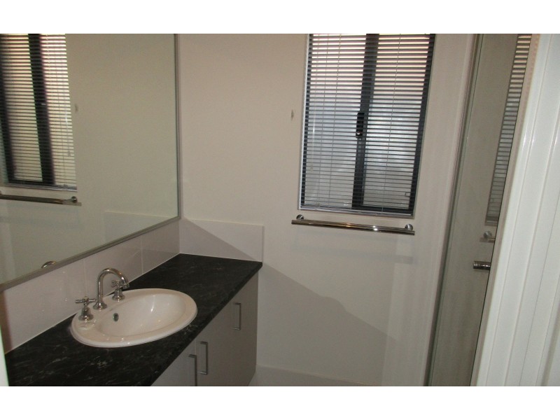 6 Portsmouth Way, Harrisdale WA 6112