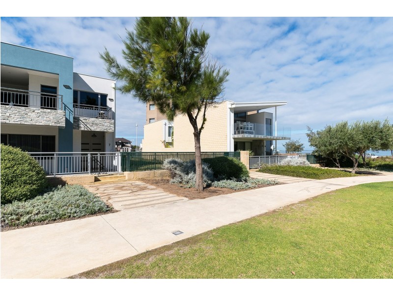 9 Ceylon Turn, North Coogee WA 6163
