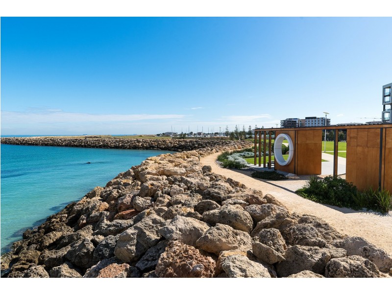 9 Ceylon Turn, North Coogee WA 6163