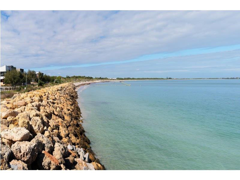 9 Ceylon Turn, North Coogee WA 6163