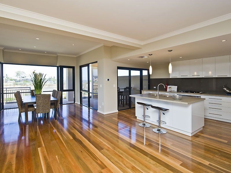 26 Lucretia Circle, Coogee WA 6166