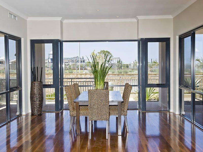 26 Lucretia Circle, Coogee WA 6166