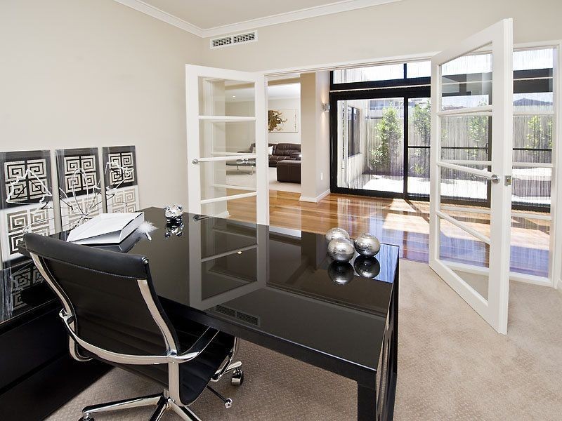 26 Lucretia Circle, Coogee WA 6166