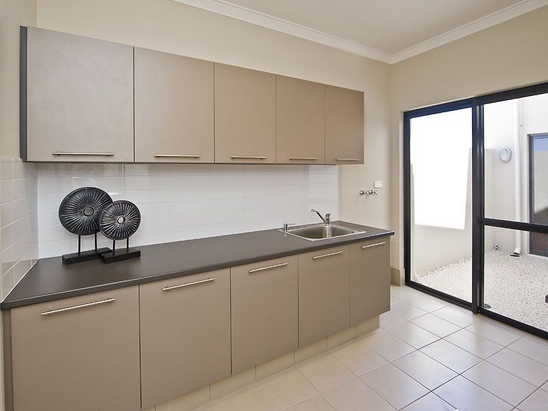 26 Lucretia Circle, Coogee WA 6166