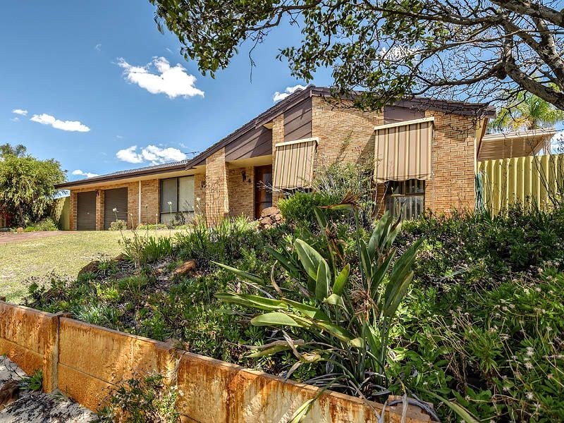 4 Matthew Avenue, Leeming WA 6149