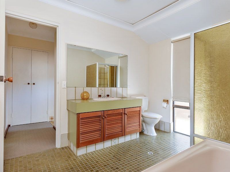 4 Matthew Avenue, Leeming WA 6149