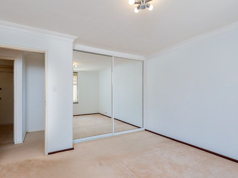 6 Dain Court, Leeming WA 6149