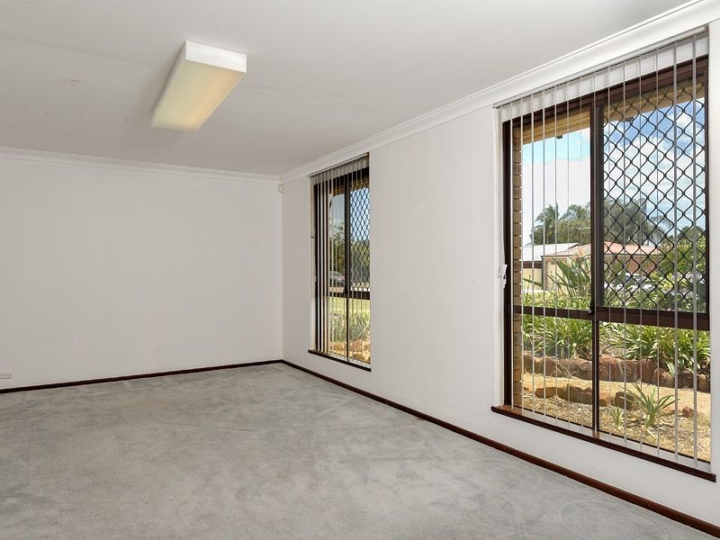 6 Dain Court, Leeming WA 6149