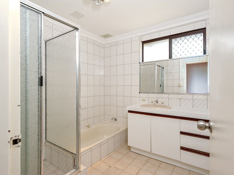 6 Dain Court, Leeming WA 6149