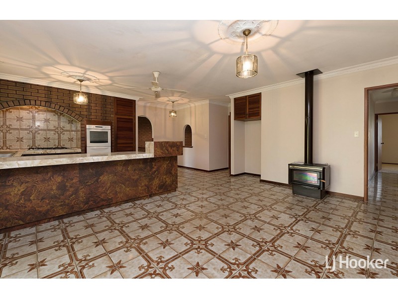 10 Findlay Road, Leeming WA 6149