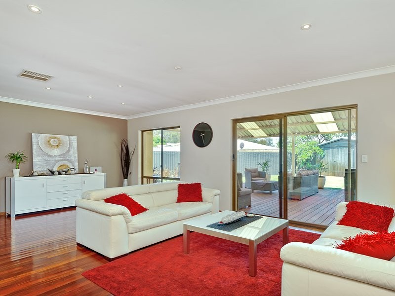 6b Tasman Place, Shelley WA 6148