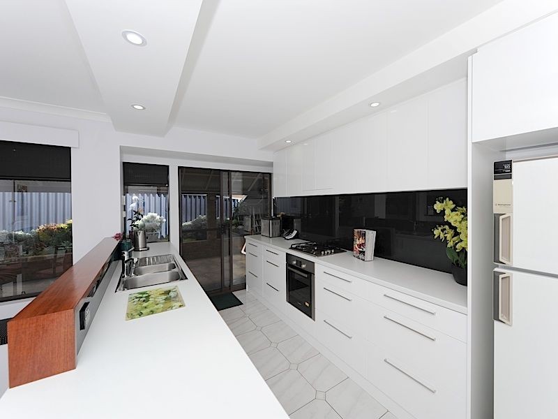 56 Calley Drive, Leeming WA 6149