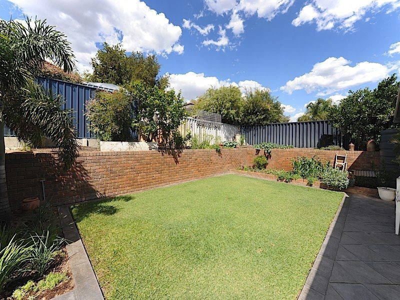 56 Calley Drive, Leeming WA 6149