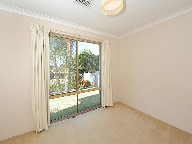 6 Shemels Court, Leeming WA 6149