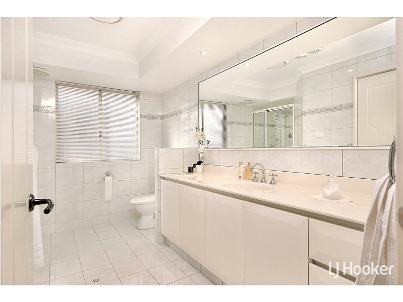 10 Timber Ridge Retreat, Leeming WA 6149