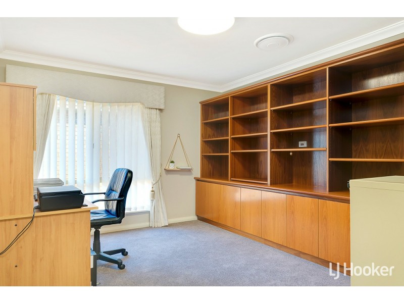 10 Timber Ridge Retreat, Leeming WA 6149