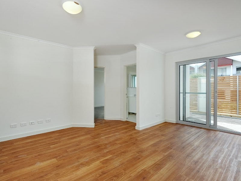 25/12 Bushlark Turn, Erskine WA 6210