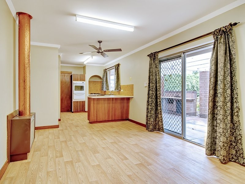12 Loris Way, Kardinya WA 6163