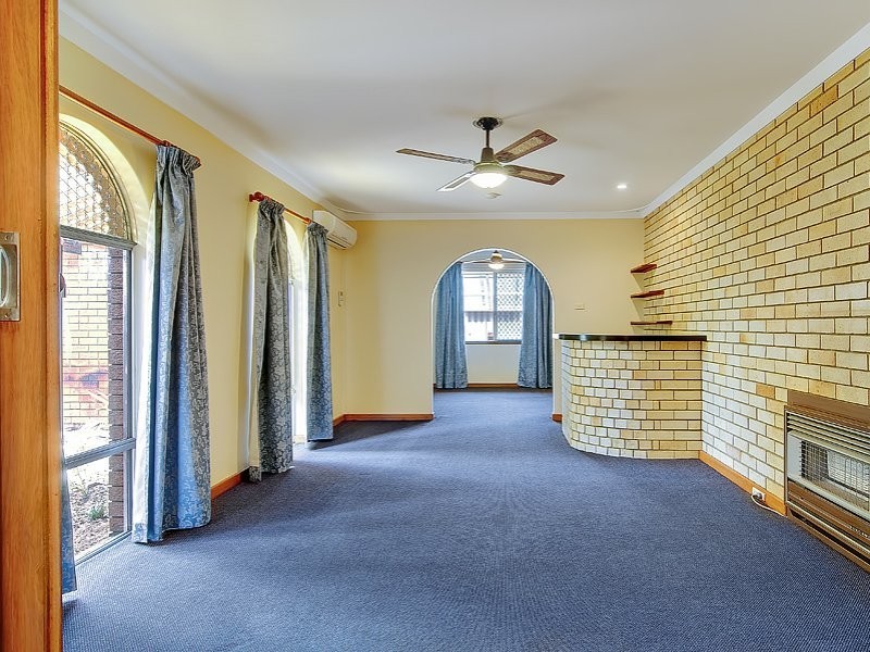 12 Loris Way, Kardinya WA 6163