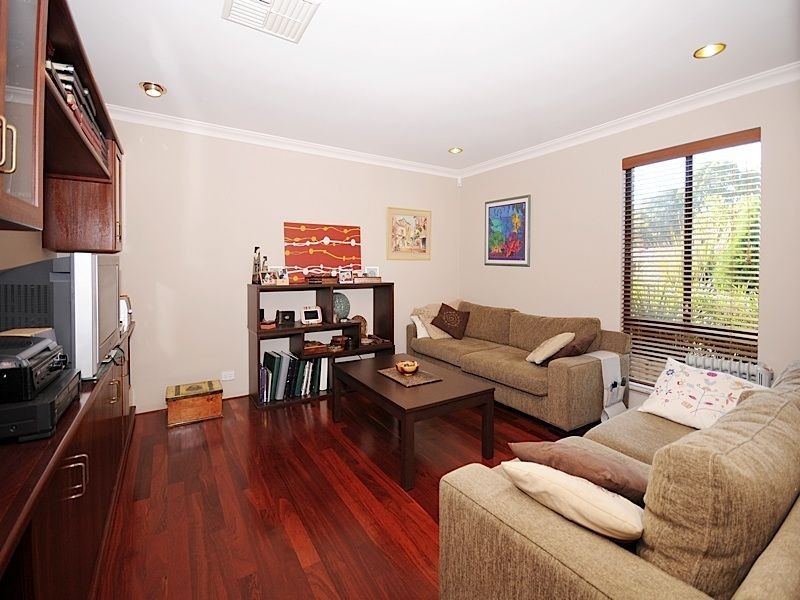 6 Krugger Place, Leeming WA 6149