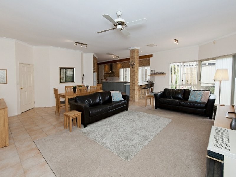 8 Laguna Green, Jandakot WA 6164