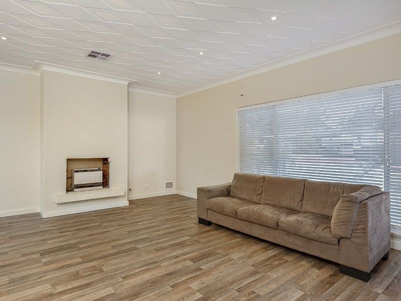 4 Fitzwater Way, Spearwood WA 6163