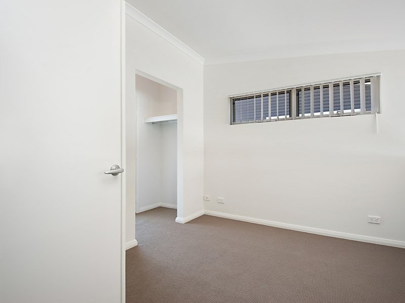 10/1 Positano Crescent, Yangebup WA 6164