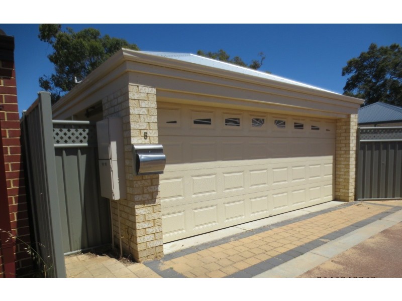 5 Petersfield Lane, Wellard WA 6170