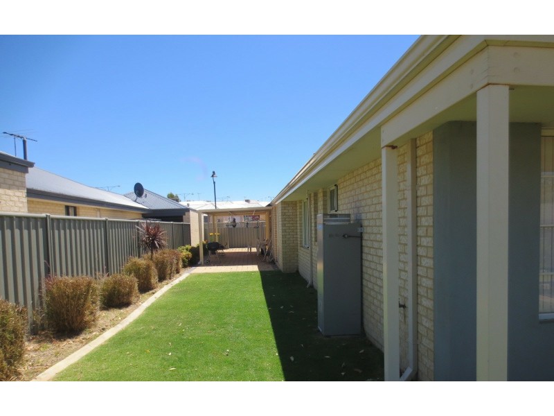 5 Petersfield Lane, Wellard WA 6170
